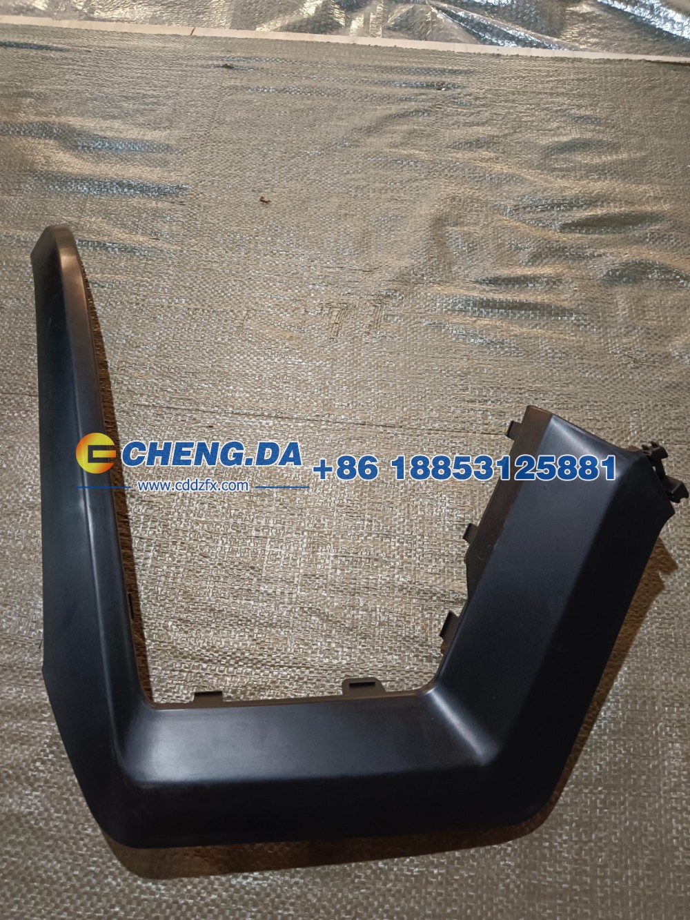 2803109P33Z0,前杠左中装饰件,山东鼎赞飞行汽车制造有限公司