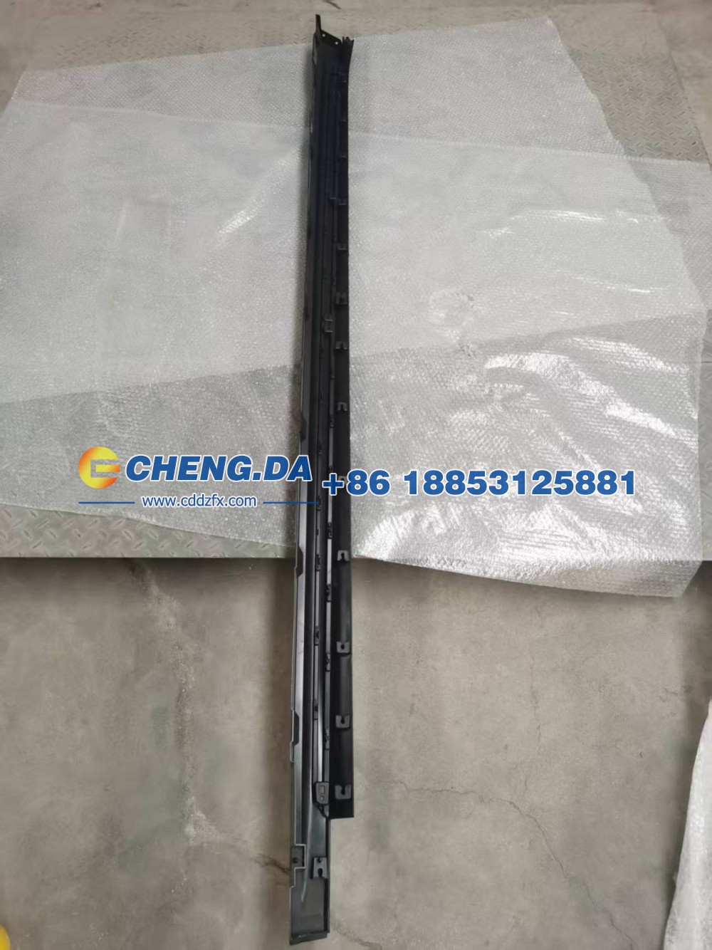 6608163527C90,左门槛饰条,山东鼎赞飞行汽车制造有限公司