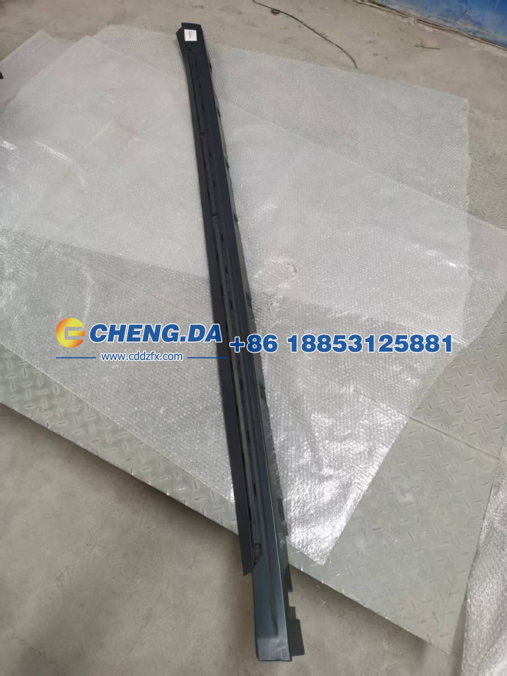 6608163527C90,左门槛饰条,山东鼎赞飞行汽车制造有限公司
