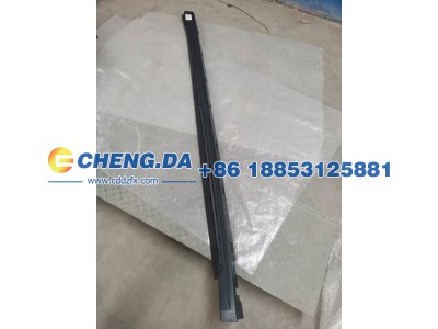 6608163527C90,左门槛饰条,山东鼎赞飞行汽车制造有限公司