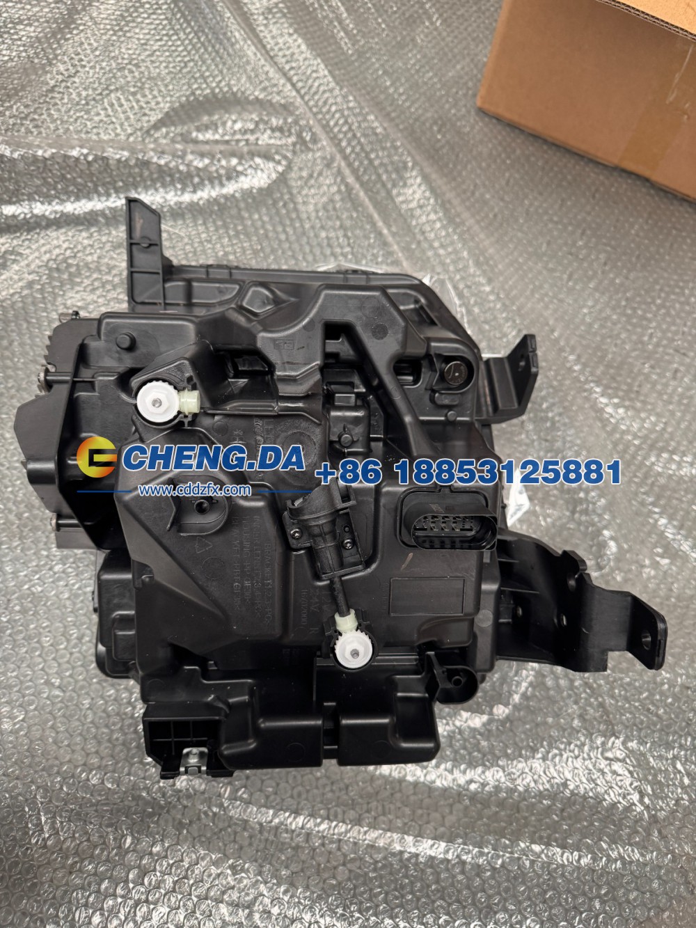 F26-4421020,右前大灯总成,山东鼎赞飞行汽车制造有限公司