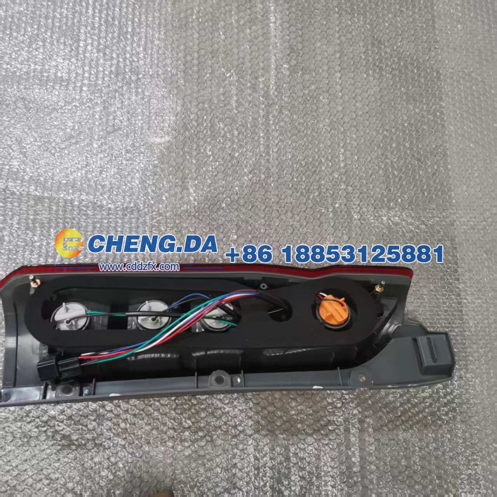 K1372010011A0,右后组合灯总成,山东鼎赞飞行汽车制造有限公司