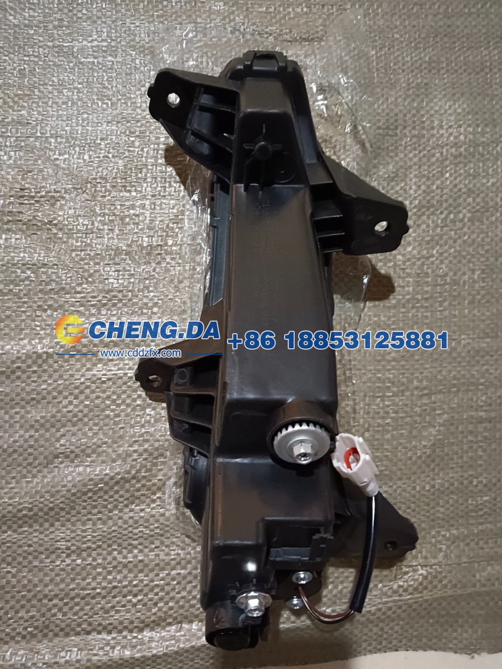 4116100P33Z0,左前雾灯,山东鼎赞飞行汽车制造有限公司