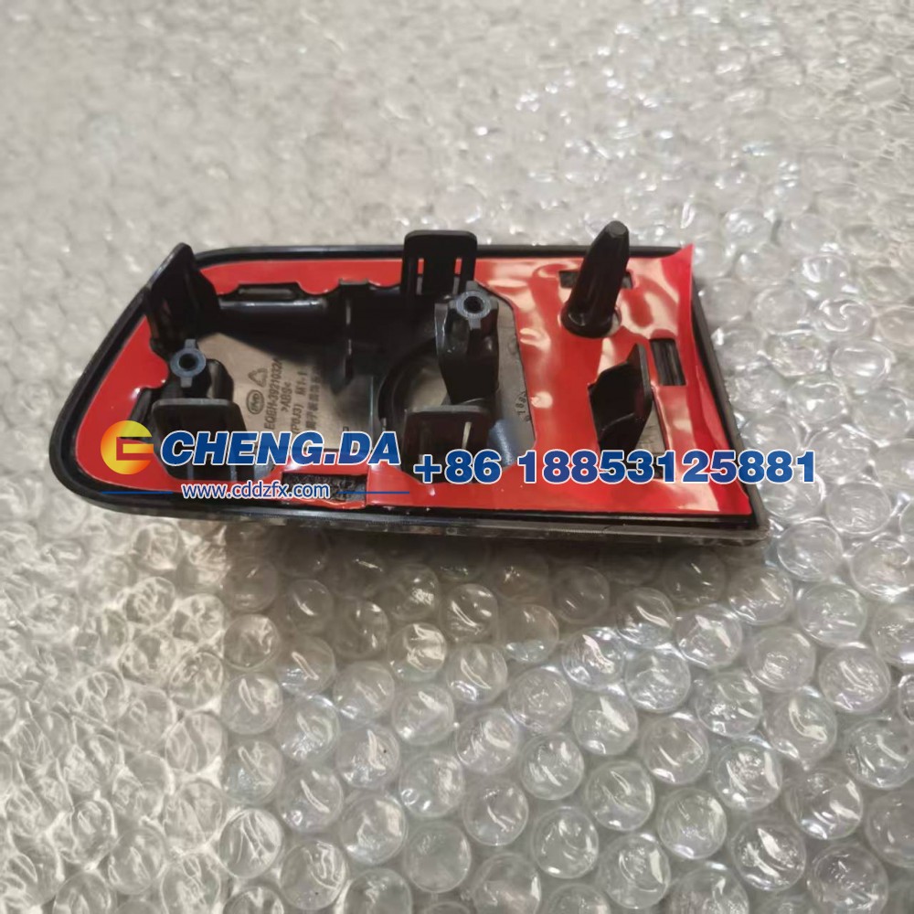 17469202-00,左翼子板装饰条总成 EQEH-3921030A,山东鼎赞飞行汽车制造有限公司