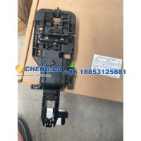 8891892930    驾驶员外把手支架 左