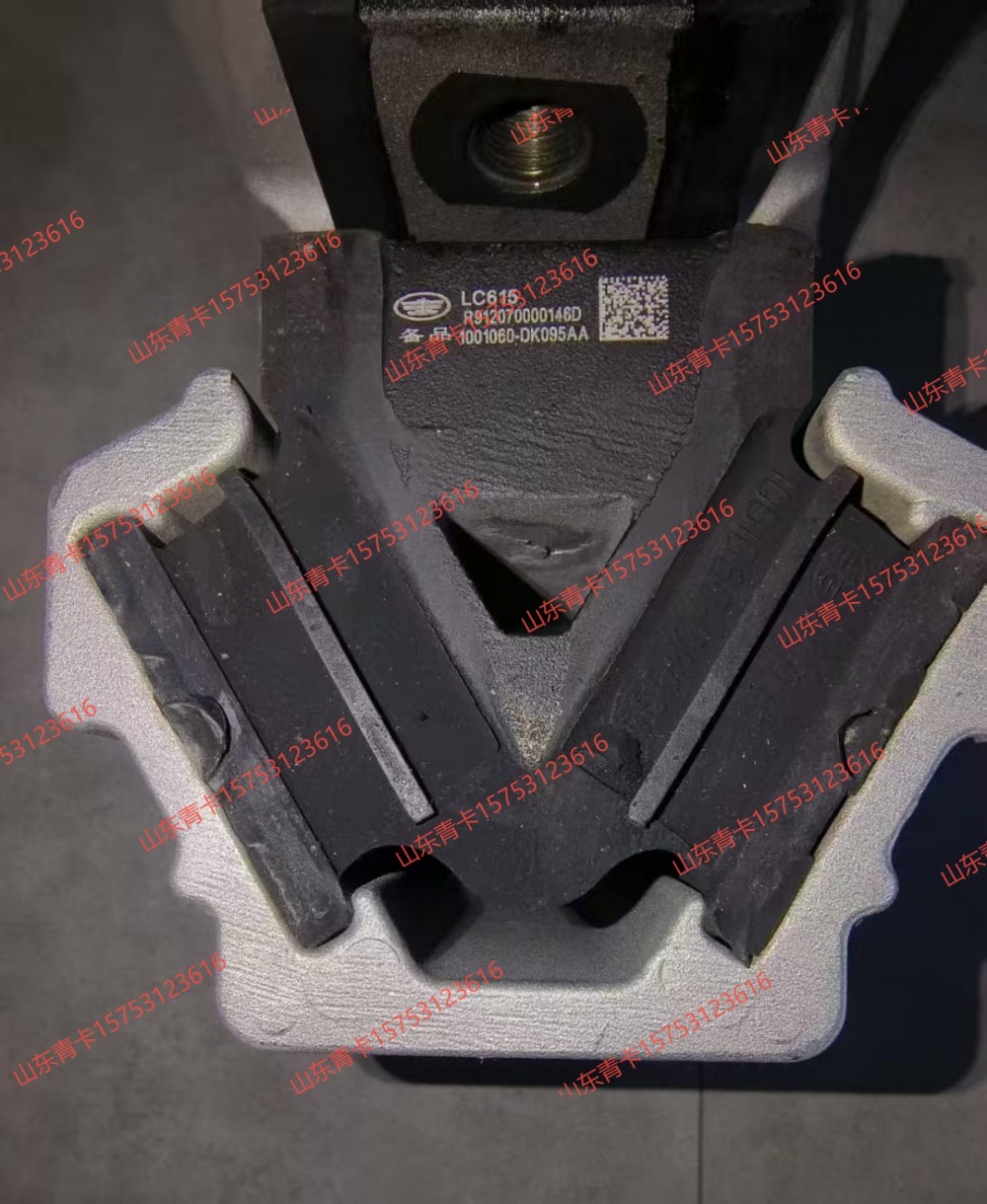 1001060-DK095AA,1001060-DK095AA发动机后悬置减震软垫总成,山东青卡汽车配件有限公司