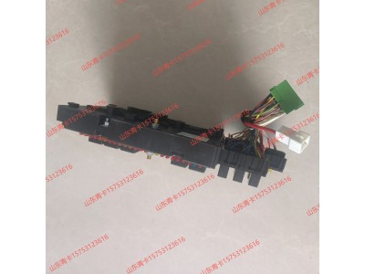 3722065-77CJ/D,3722065-77CJ/D驾驶室熔断器继电器盒总成（室内保险盒总成）,山东青卡汽车配件有限公司