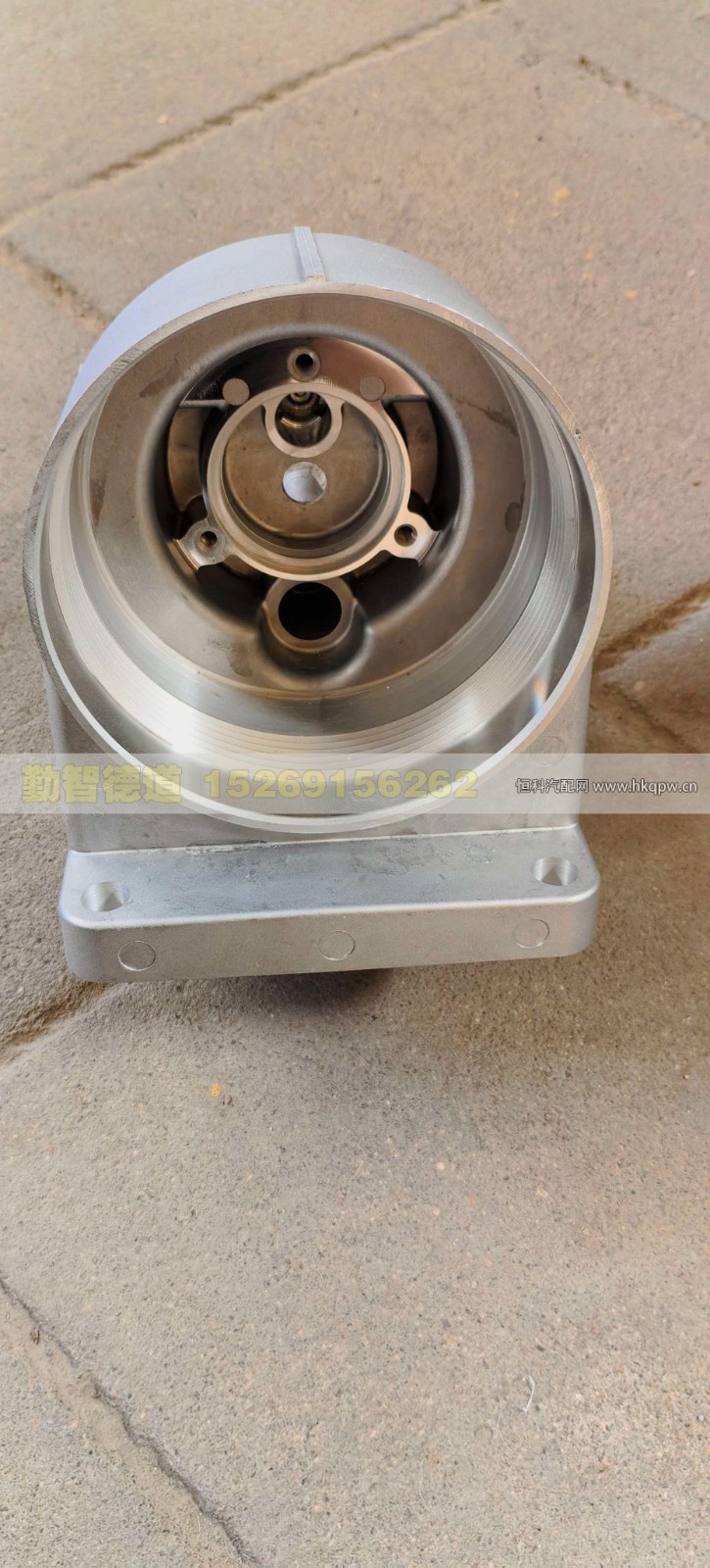 H411000000514,柴油滤清器底座,山东勤智德道汽车销售有限公司