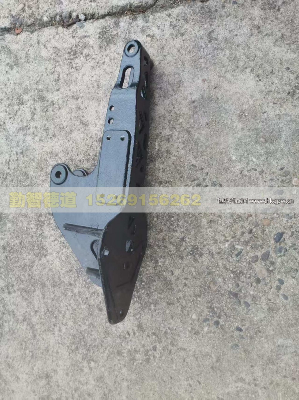 H4502B01012A0,驾驶室右后悬置,山东勤智德道汽车销售有限公司