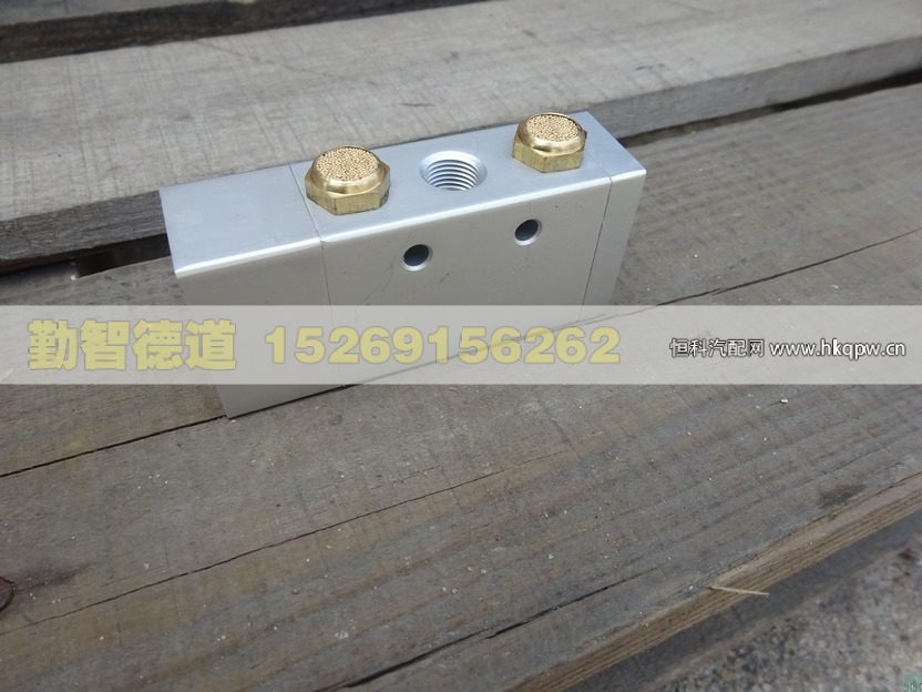 12JS160T-1703052,,山東勤智德道汽車銷售有限公司