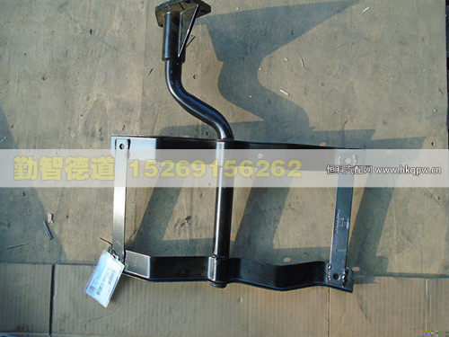 右后翼子板支架总成